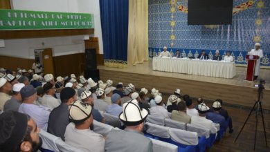 Таласта-«Эгемендүү-Кыргызстандын-диний-чөйрөсүндөгү-мамлекеттик-саясаты-жана-Ислам-дини»-аттуу-конференция-өтүп,-дин-кызматкерлери-сыйланышты